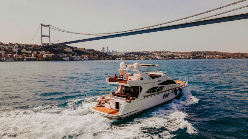 Bebek - Premium Bosphorus Motoryachts